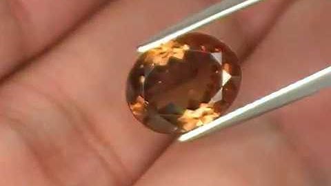 GemSelect Video Review: Color Change Garnet