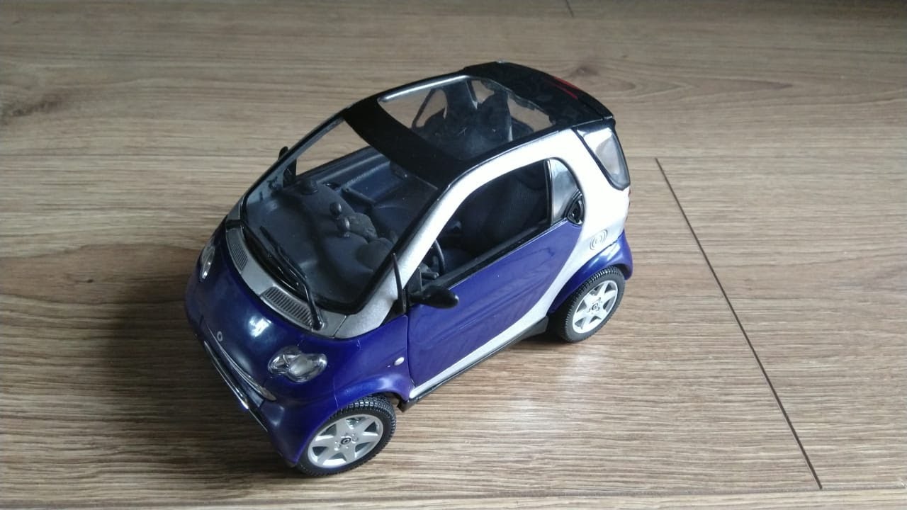 SMART FORTWO / DIECAST MODEL CARS/ MINIATURE AUTOMOBILES/ COLLECTION/ CARS MOVING IN SLOW MOTION/ 4K