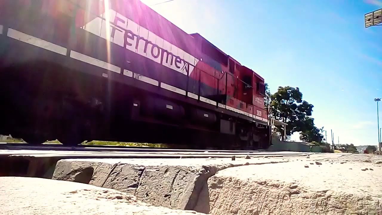 SUPER HORN, FXE 3186 y 3809 maquinas lokas rumbo sur por via Fausto ...