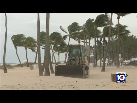 High winds, wet weather put damper on South Florida tourist season