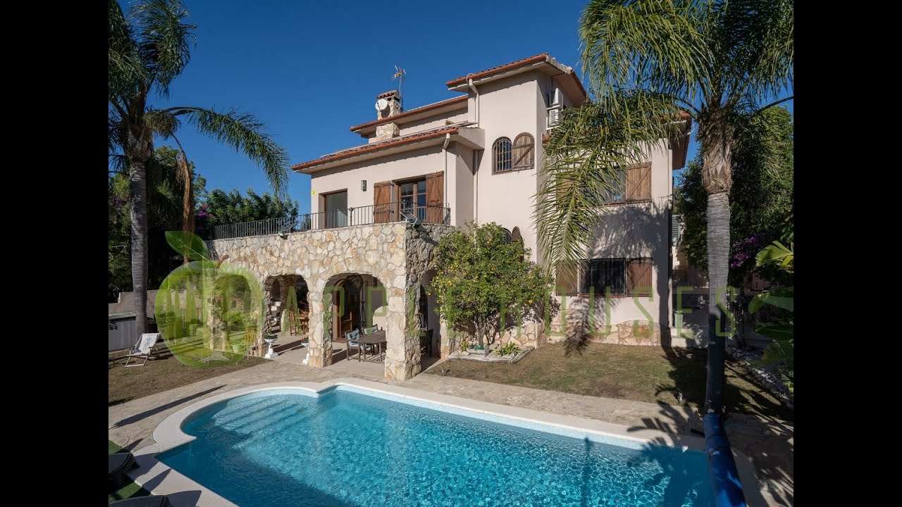 FOR SALE: Exceptional Mediterranean style home Located in Quint Mar - Sitges