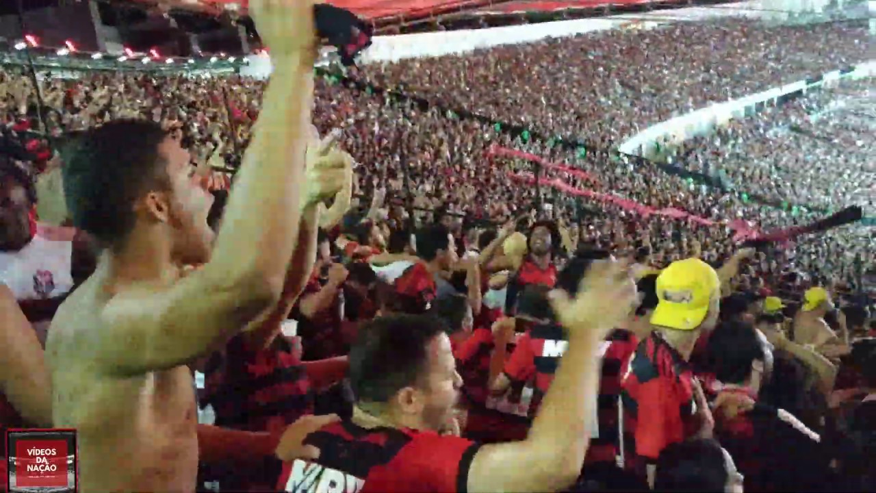 Torcida do Flamengo explode cantando o hino após o gol do Bruno Henrique - Fla 5x0 Gremio