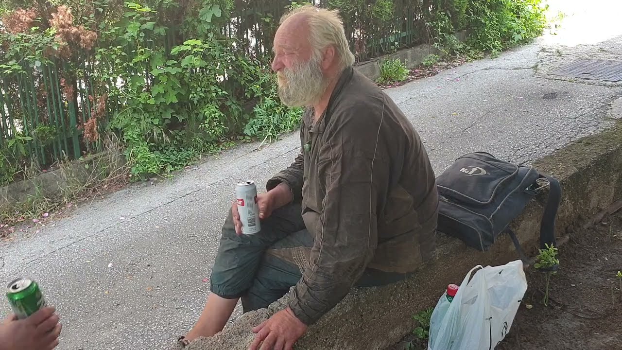 Zarko Hrgic uz bambucu i limenku