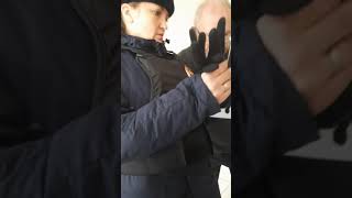 Полиция защитила в военкомате.