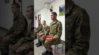 Самый высокий солдат служит в морской пехоте Казахстана