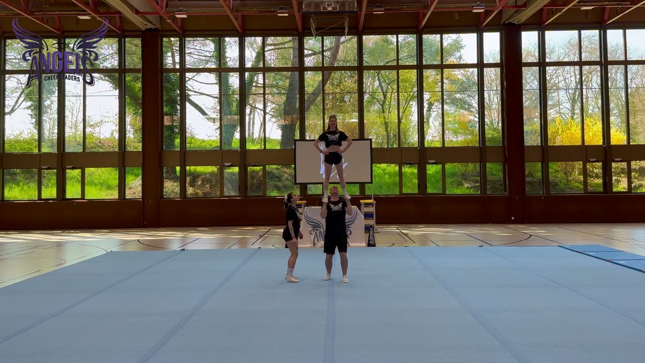 Audrey & Lionel - A&L Angels Cheerleaders au repas de soutien Angels 2025 à Morges