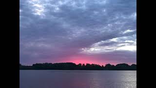 Ночь на озере у костра. Night on the lake near the fire.