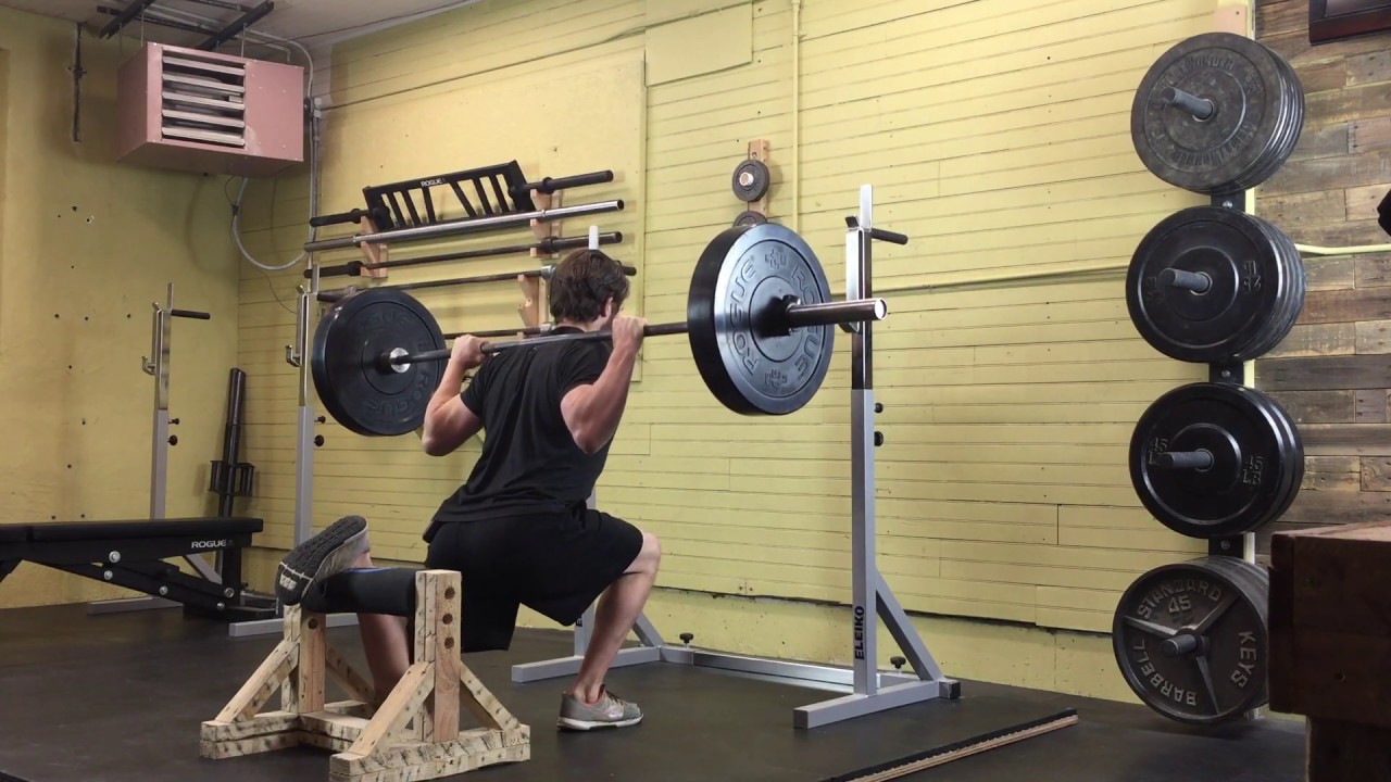 How to do a Barbell Rear Foot Elevated Split Squat - YouTube