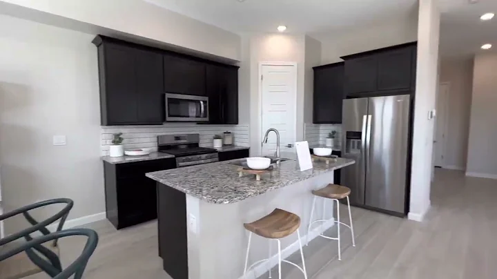 Arabella community | Little Rock floorplan | DR Horton | New build model tour | 85254 | Tatum & Bell