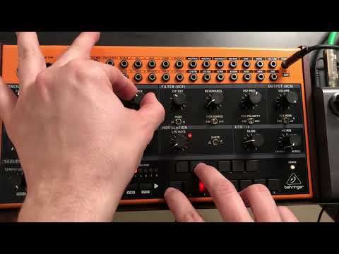 Behringer CRAVE Sequencer: Building patterns, Transposing, Jamming