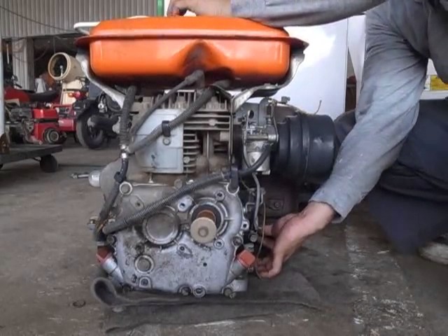 1 KUBOTA GS280 発動機 - YouTube