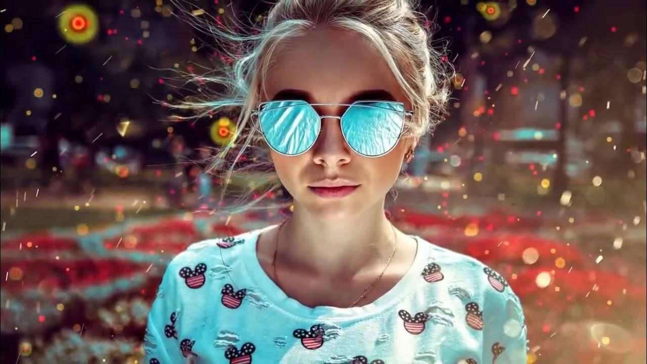 Девушка в очках обложка