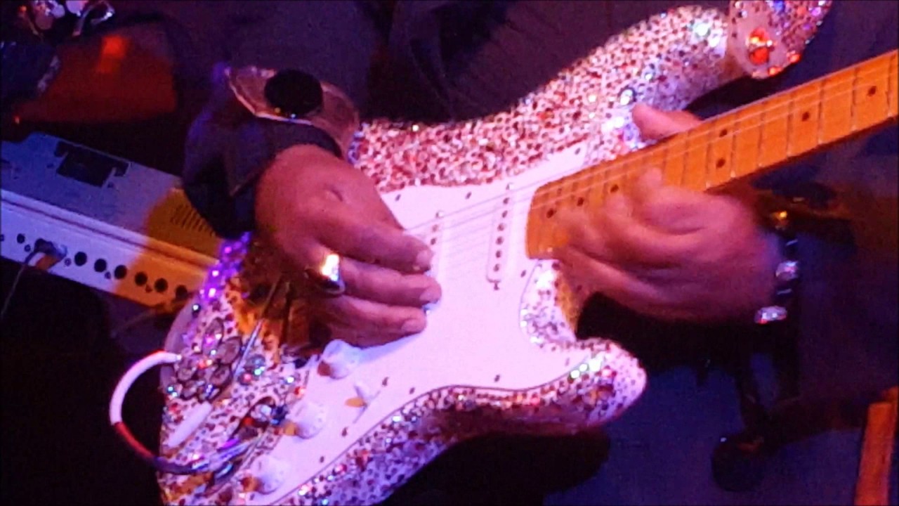 Jesse Johnson and friends - "Purple Rain" Live at Bunker's Music Bar & Grill 4/21/17