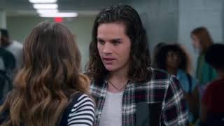 Insatiable 1x10 - Christian scares Patty and Brick saves her