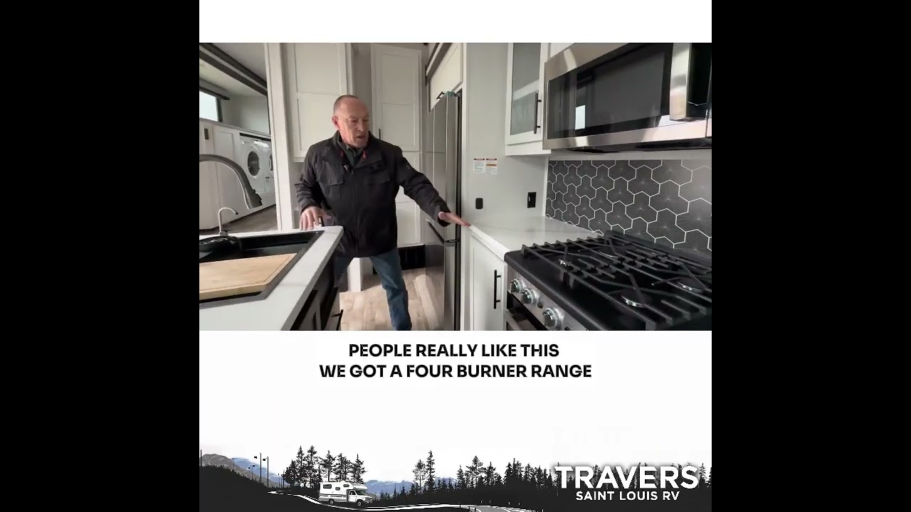 Explore in Luxury with the CrossRoads RV Hampton 395BAM