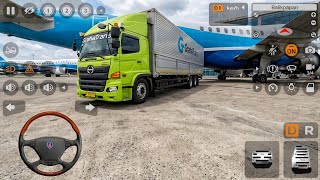 Game Truk Hino Wing Box Bawa Muatan Dari Bandara | Mod Bus Simulator Indonesia screenshot 1