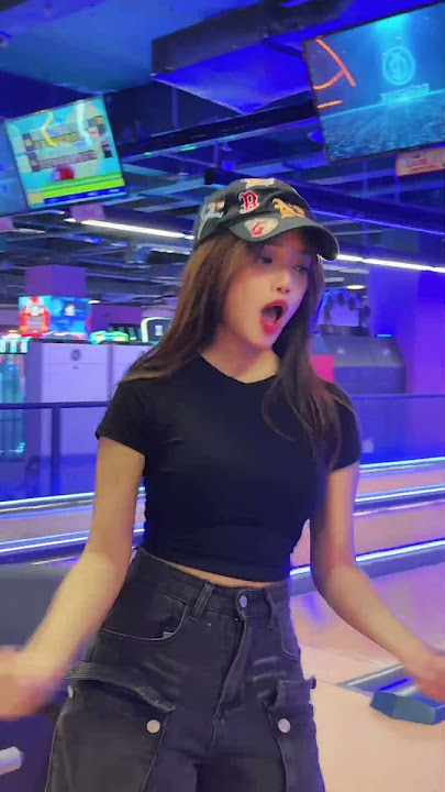VIDEO FUJI MAIN BOWLING VIRAL