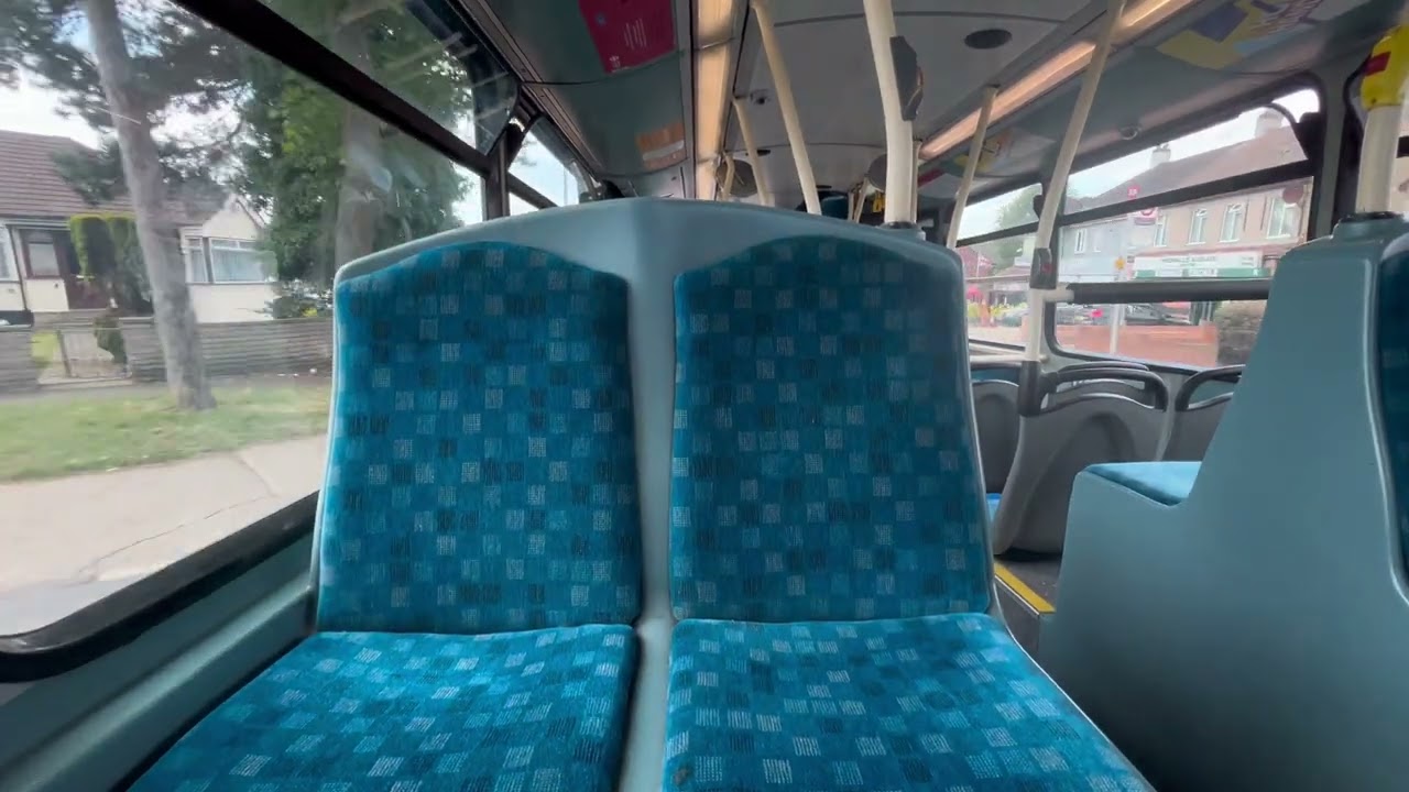 Journey on 175 towards Dagenham,New Road|DW333(LJ60 AXS)