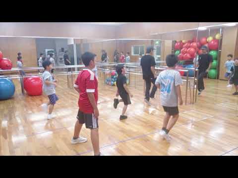お手本の確認 ヒップホップダンス振り付け稽古 キッズガーデン武蔵小杉教室 ボーイズキッズダンシング