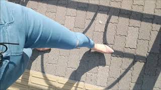 ハイウエストなピタッとスキニージーンズにピンクのパンプスをあわせてみた。