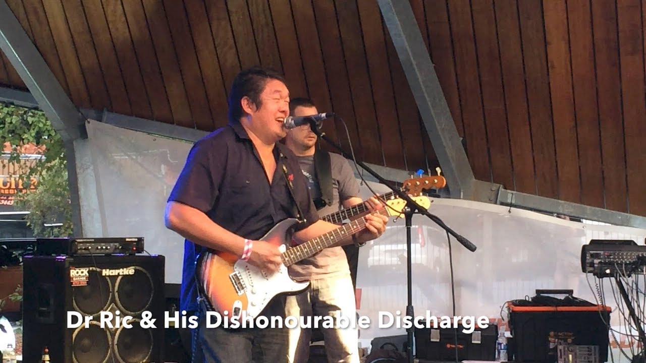 Dr Ric & His Dishonourable Discharge performs Crazy