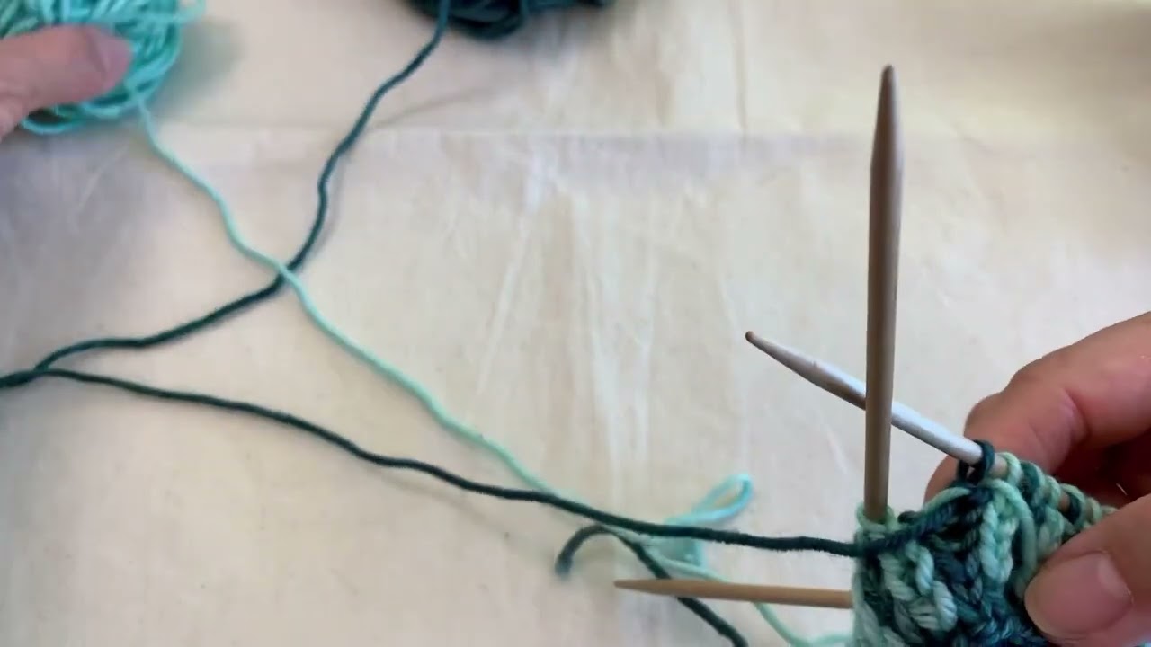 Brioche rib: last sl1yo of round on dpns (English)