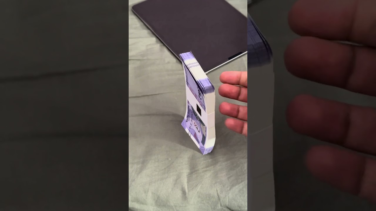 Smell of fresh notes | 100 rupees bundle