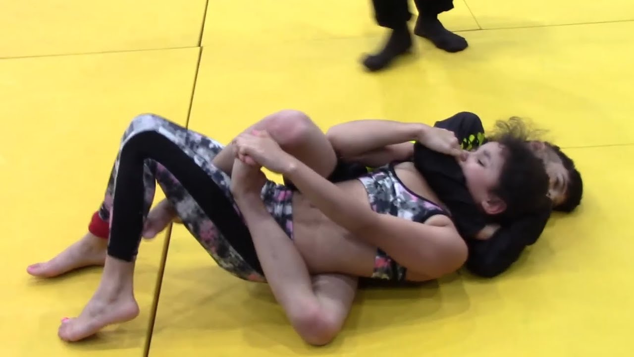 Girl vs Boy High-Intensity Grappling 🔥 | NoGi Jiu Tournament😱 