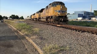 UP 8739 SD70ACE w/ Awesome K5LLA Leads a 3x2x1 Grain Train!