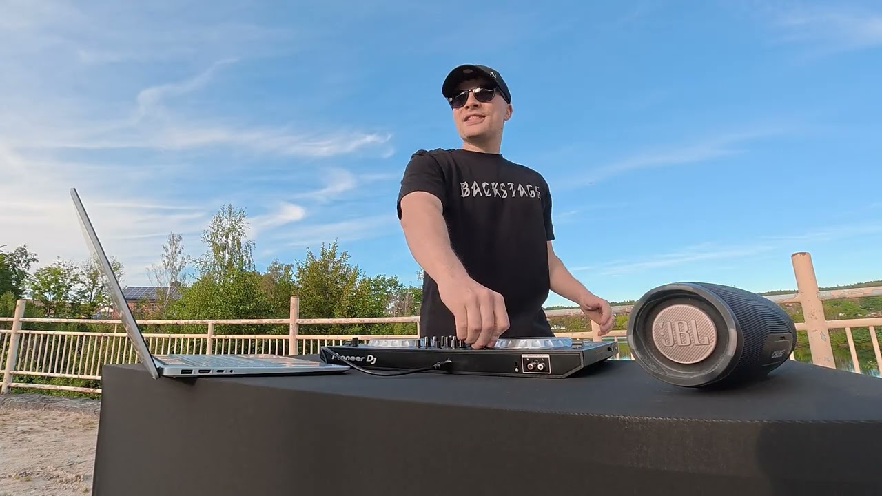 Watch Schleini - Flash Mich on YouTube Watch Schleini - Flash Mich on YouTube