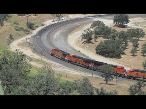 Tehachapi Loop BNSF intermodal train 6-8-18