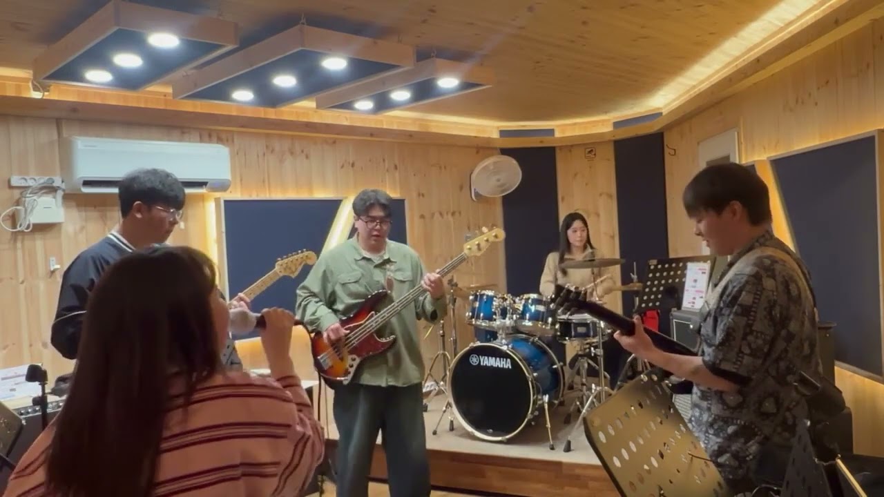 #11: 아이유 - 있잖아(ROCK VER.)_0113