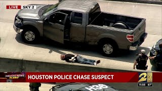 Police chase vehicle through southeast Houston