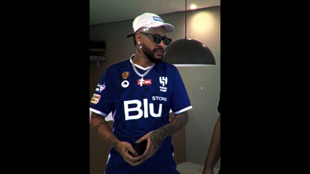 Neymar giving Money to Al hilal