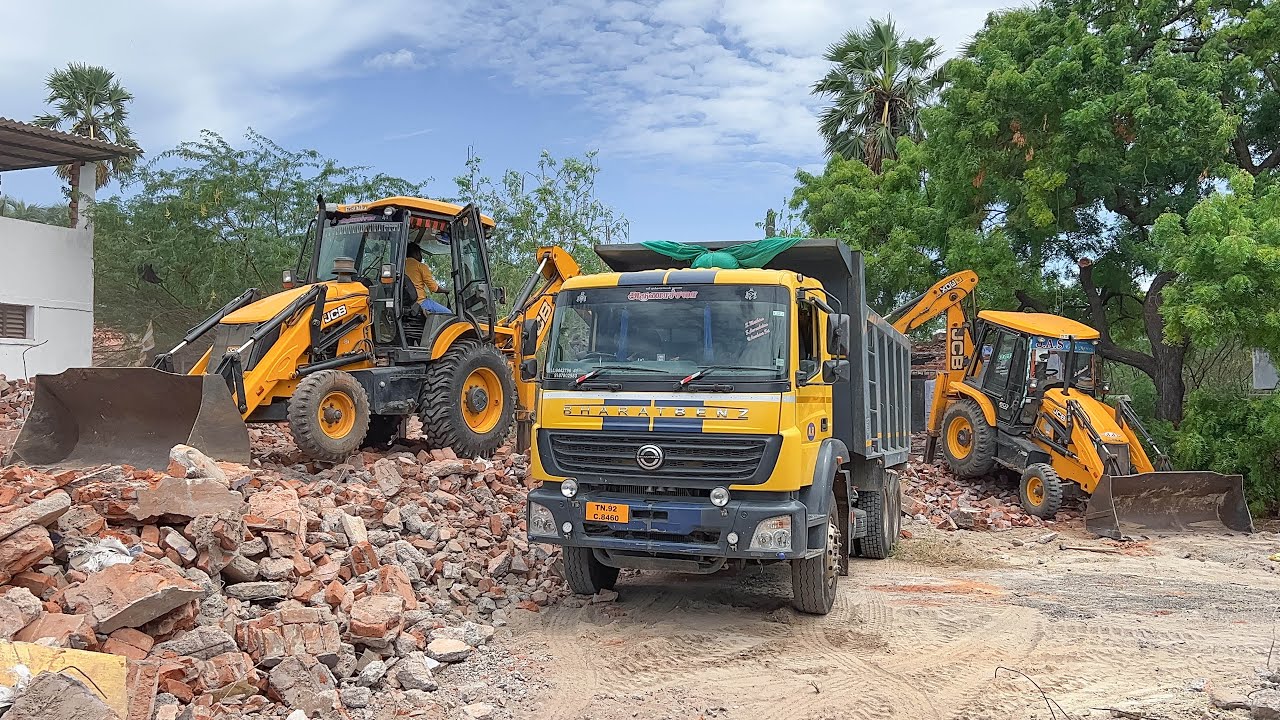 JCB 3DX Loading Building Debris BharatBenz 6x4 Truck and Breaking Government Quarters in Udangudi