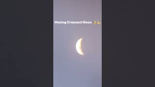 I pointed my Monoculars at the Waxing Crescent Moon 🌙 💫 l #shorts #astronomy #moongazing #monocular