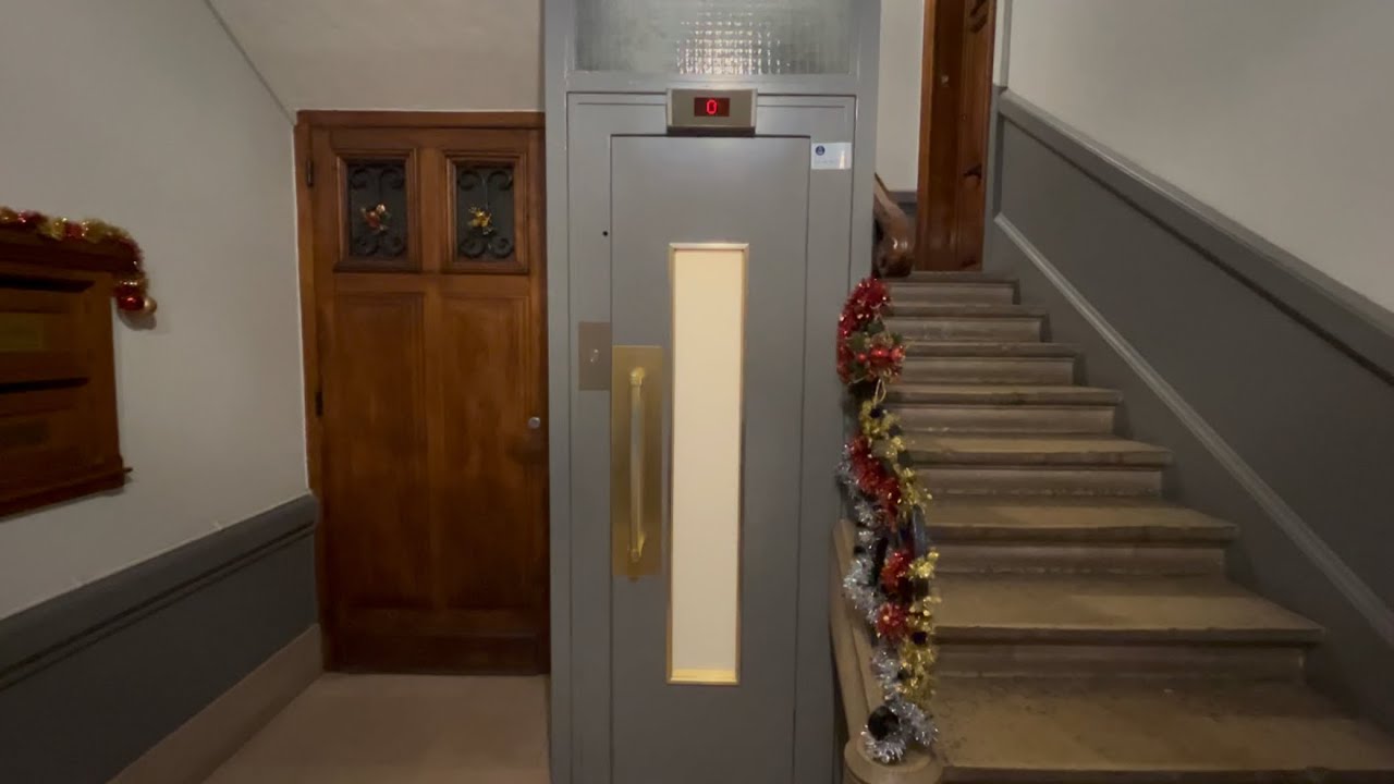 Ascenseur ACREM - Rue Garibaldi, Lyon, France