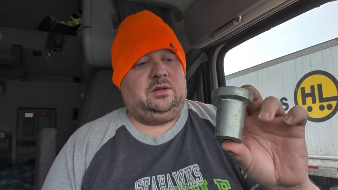 10 Cheap Tools I believe every truck driver should have in their truck. 