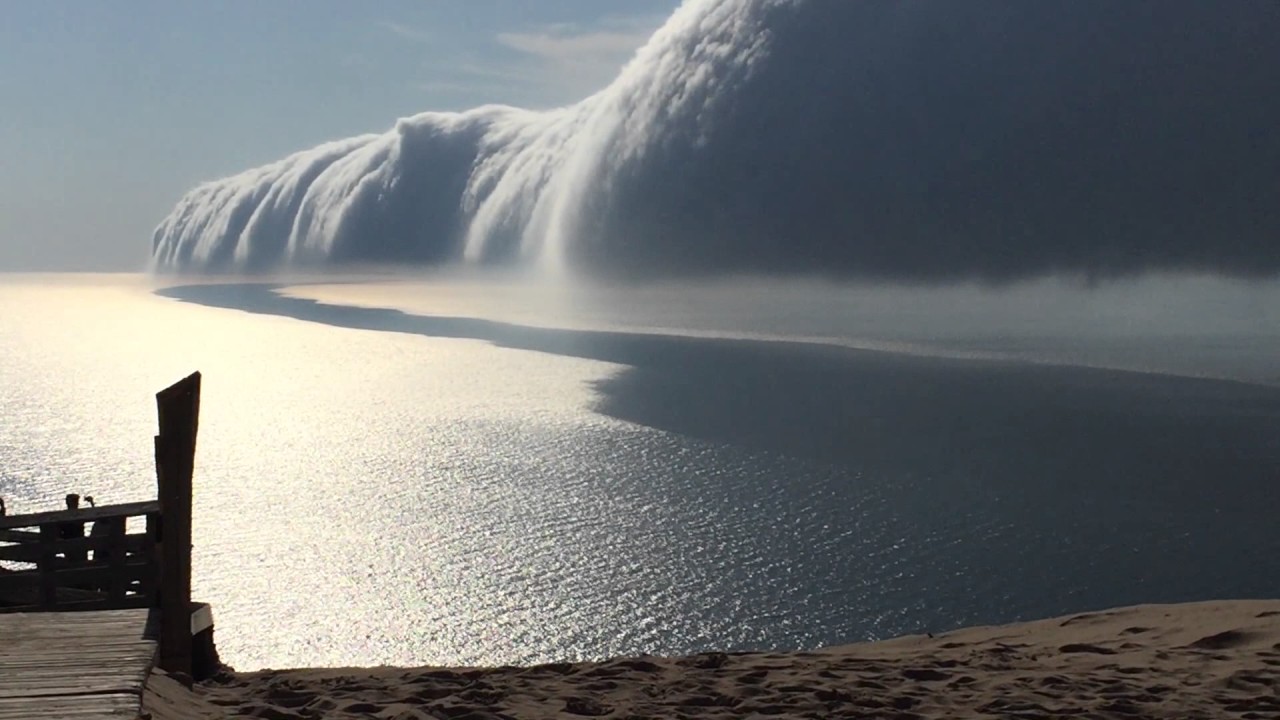 Roll Cloud Over Lake Michigan June 11, 2016 - YouTube