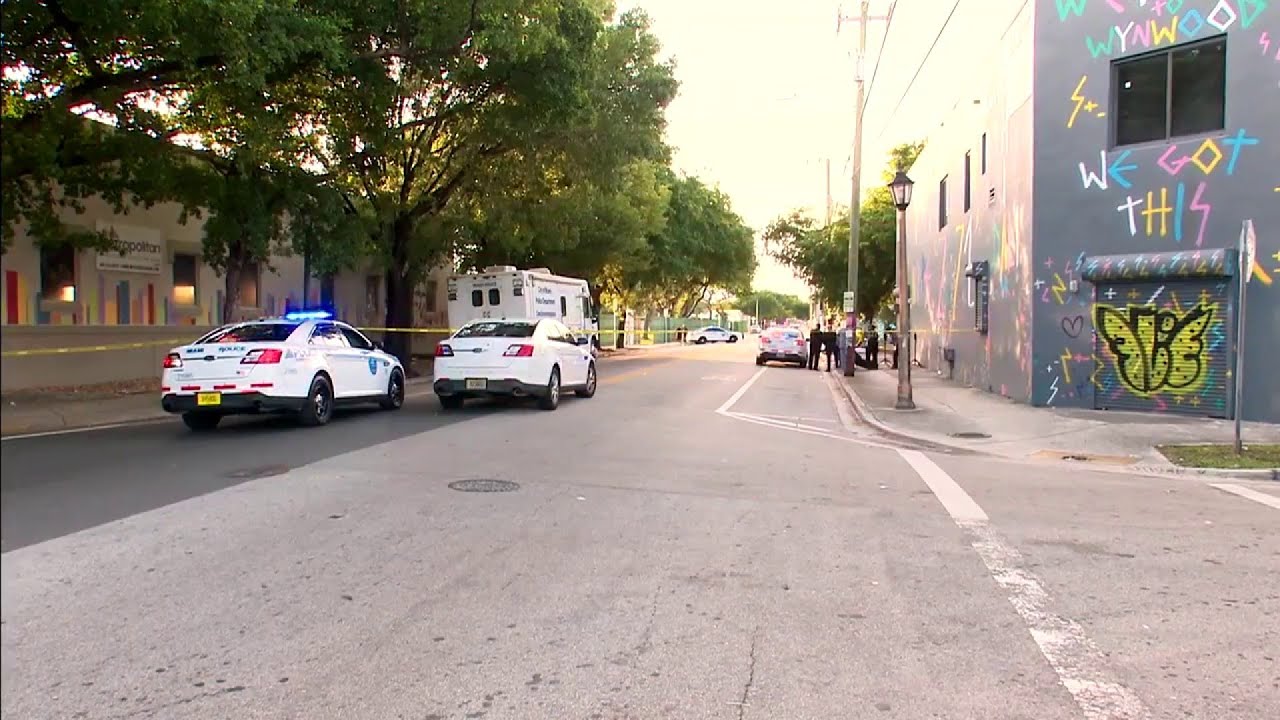 Police investigate deadly shooting in Miami - YouTube