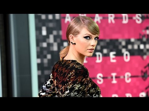 Male Detained By Police Outside Taylor Swift S House 