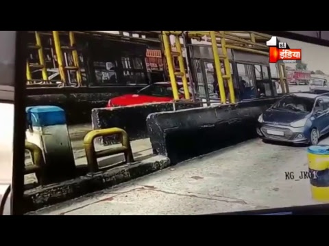 CCTV LIVE: किशनगढ़ टोल बूथ के अंदर जा घुसा बीयर से भरा ट्रक | Ajmer - CCTV LIVE: किशनगढ़ टोल बूथ के अंदर जा घुसा बीयर से भरा ट्रक | Ajmer