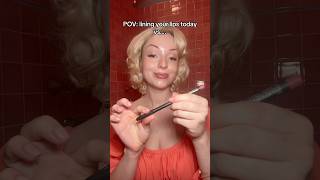 How They Lined Their Lips 80 Years Ago