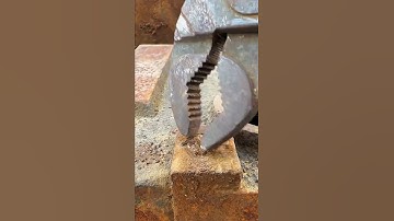 New rusty and broken wire extractor Cleverly remove screws