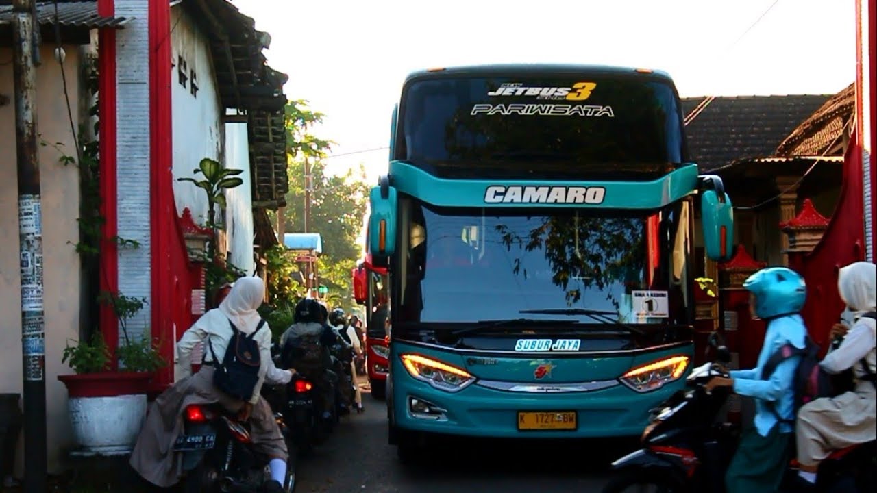3 Unit Big Bus Subur Jaya ini Keluar Gang Sempit Pemukiman