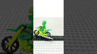 High-Speed Duel on a Narrow Racing Track #lego #stopmotion