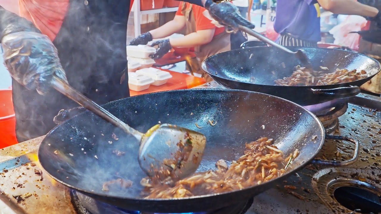 ⁣Best weekend night market！Street Food Collection/ 最熱鬧周末夜市！蠔煎, 啦啦煎, 炒粿條, 鹽焗雞/實地阿南夜市-街頭小吃合集