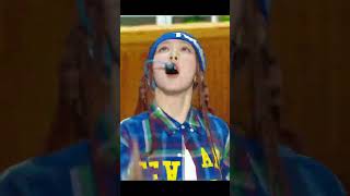 Changing the lyrics for the live performances #mamamoo #moonbyul