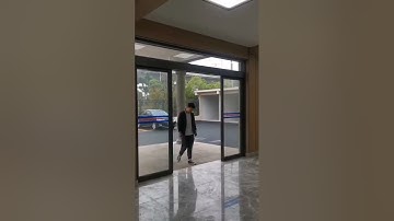 Automatic sliding sensor door.