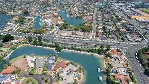 Continuous Flow Intersection—Salerno Street, Bundall Road and Ashmore Road intersection